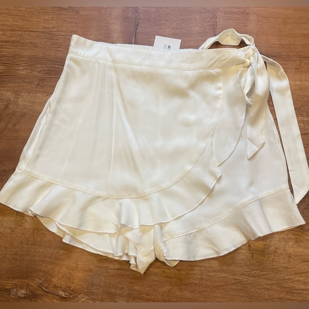 My Kim Collection white tie front shorts/skort​​​​​​​​